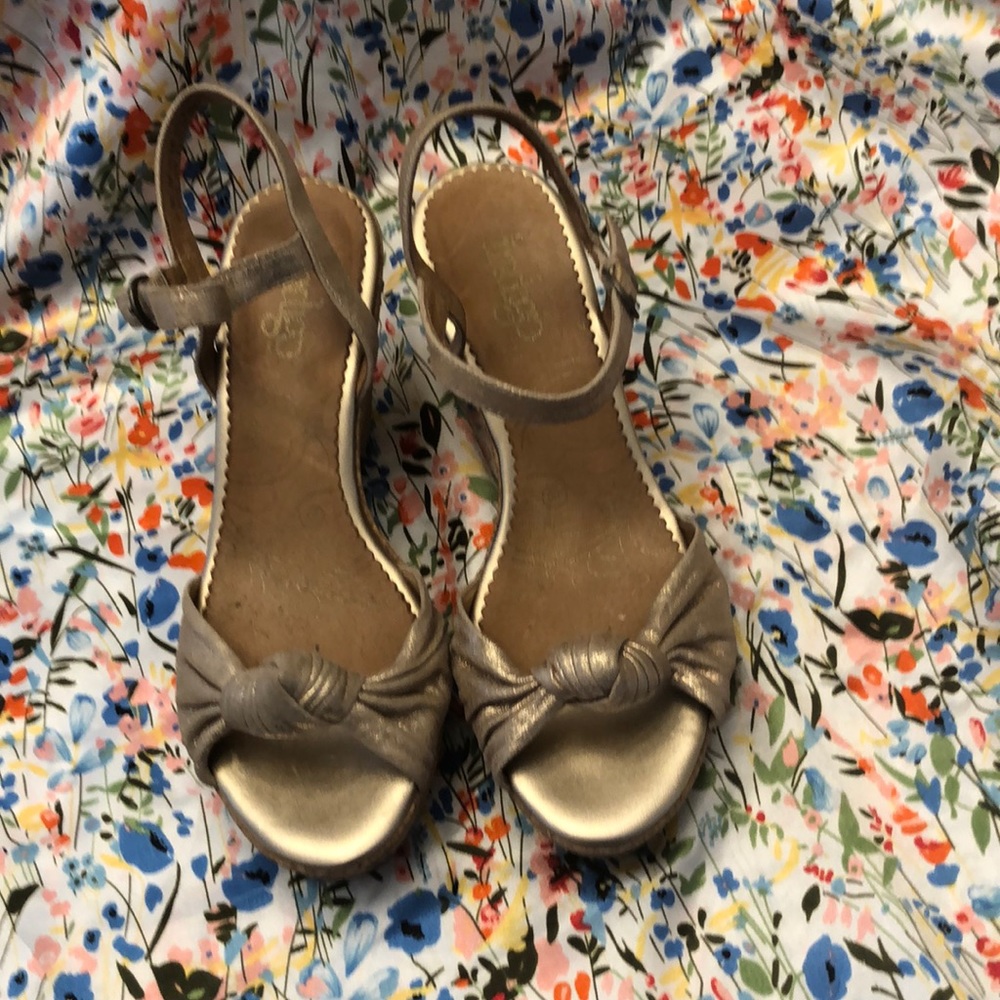 Gold shoes